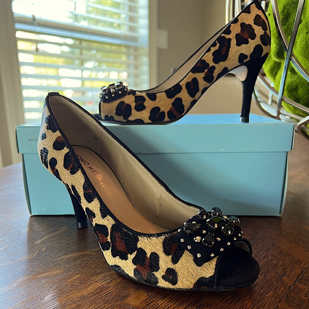 ANTONIO MELANI FAUX FUR HEELS: SIZE 7